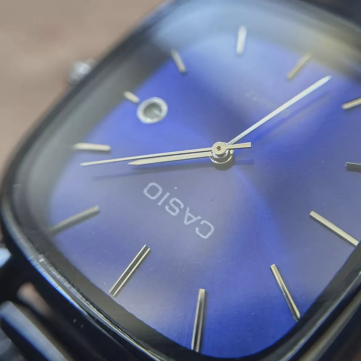 C A S I O Luxuriöse 36-mm-Uhr - Stahl mit Übertragung