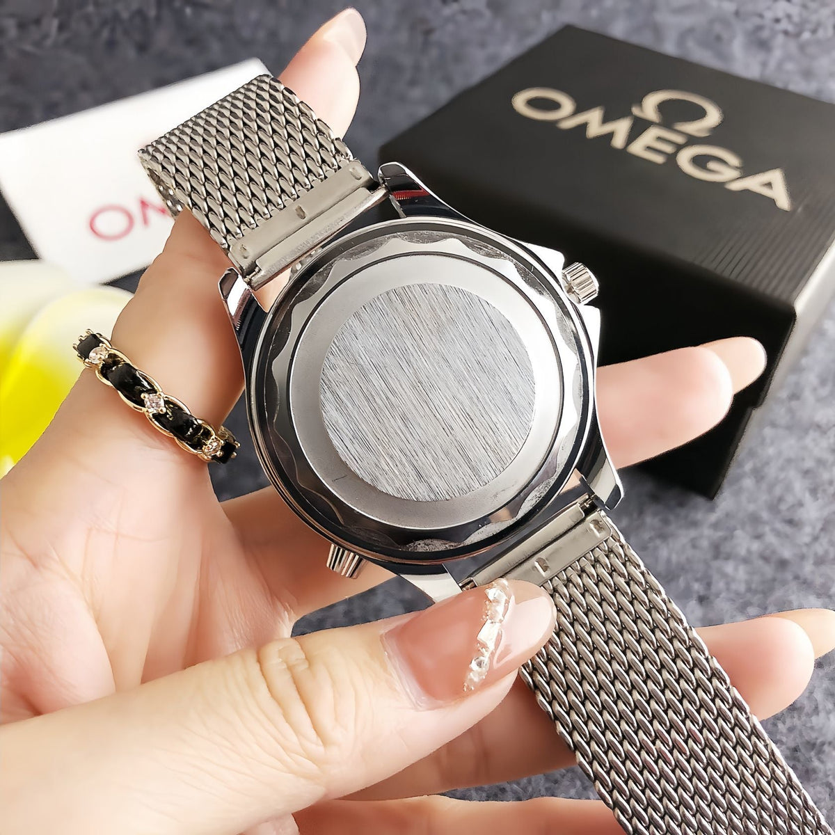 Ocean-Phantom-Mesh-Uhr