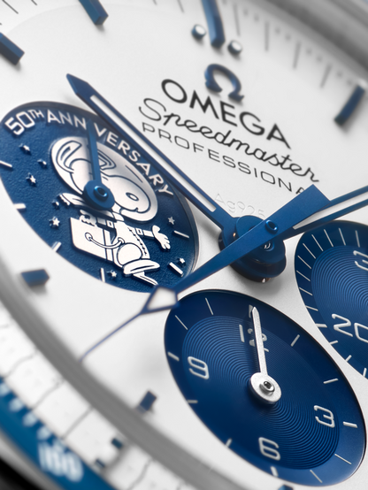 Speedmaster Silver Snoopy Award 50. évfordulója 42mm