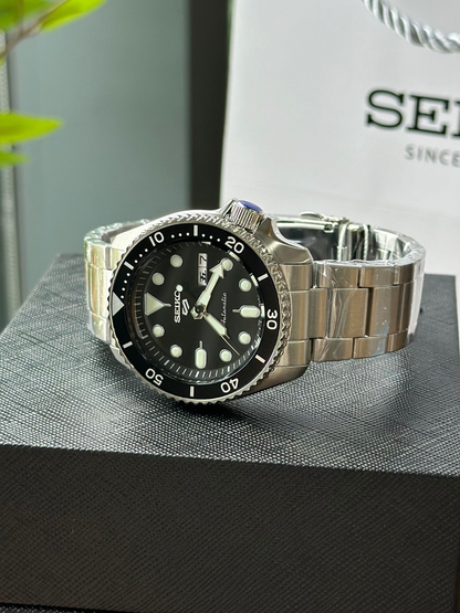 Reloj ЅК 5 Sports negro